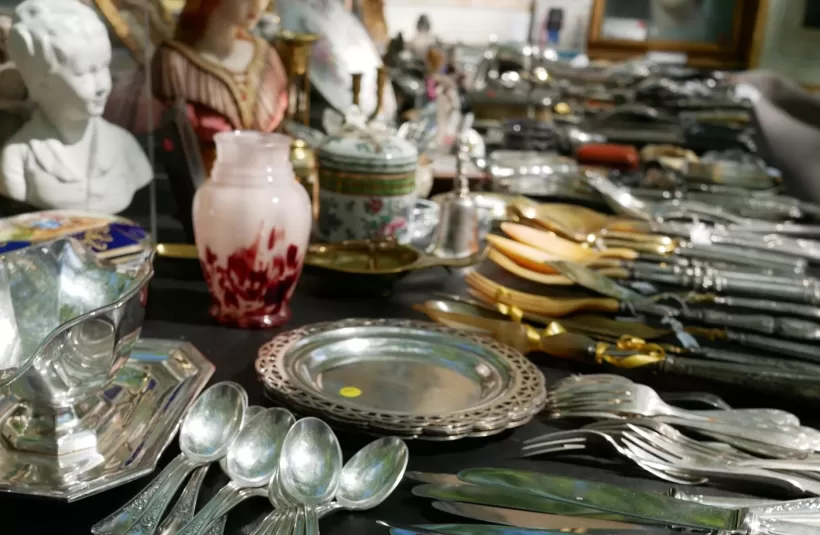 See the list of 9 of the best Paris brocantes / flea and antique markets at parisiansundays.com